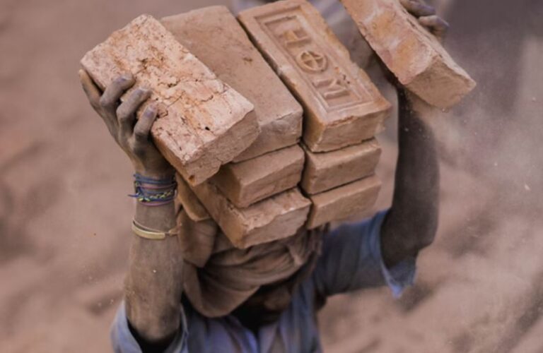 ನಿಯಮಿತ ವೇತನದ ಉದ್ಯೋಗ: ಹಿನ್ನೆಡೆ ಕಂಡ ಮುಸ್ಲಿಂ, ಕ್ರಿಶ್ಚಿಯನ್ ಸಮುದಾಯ; ವರದಿ