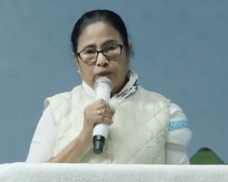 ಬಿಜೆಪಿಗೆ ಸಹಾಯ ಮಾಡಲು ಕಾಂಗ್ರೆಸ್ -ಸಿಪಿಐ(ಎಂ) ಮೈತ್ರಿ ಮಾಡಿಕೊಂಡಿವೆ: ಮಮತಾ ಬ್ಯಾನರ್ಜಿ ಆರೋಪ