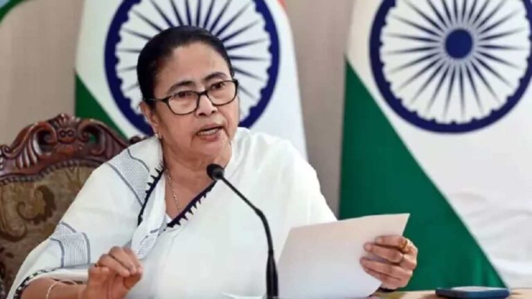 ಸಾಮೂಹಿಕ ಆಧಾರ್ ನಿಷ್ಕ್ರಿಯ; ಪ್ರಧಾನಿ ಮೋದಿಗೆ ಪತ್ರ ಬರೆದ ಪಶ್ಚಿಮ ಬಂಗಾಳ ಸಿಎಂ