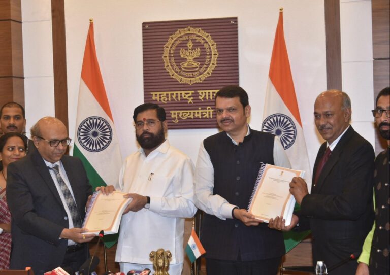 ಮರಾಠ ಮೀಸಲಾತಿ: ಸಿಎಂಗೆ ವರದಿ ಸಲ್ಲಿಸಿದ ಮಹಾರಾಷ್ಟ್ರ ಹಿಂದುಳಿದ ವರ್ಗಗಳ ಆಯೋಗ