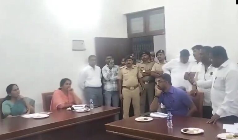 ಹೆದ್ದಾರಿ ಕಾಮಗಾರಿ ವಿಳಂಬ: ಕೇಂದ್ರ ಸಚಿವೆ ಶೋಭಾ ಕರಂದ್ಲಾಜೆಗೆ ಮೀನುಗಾರ ಮುಖಂಡರಿಂದ ತೀವ್ರ ತರಾಟೆ