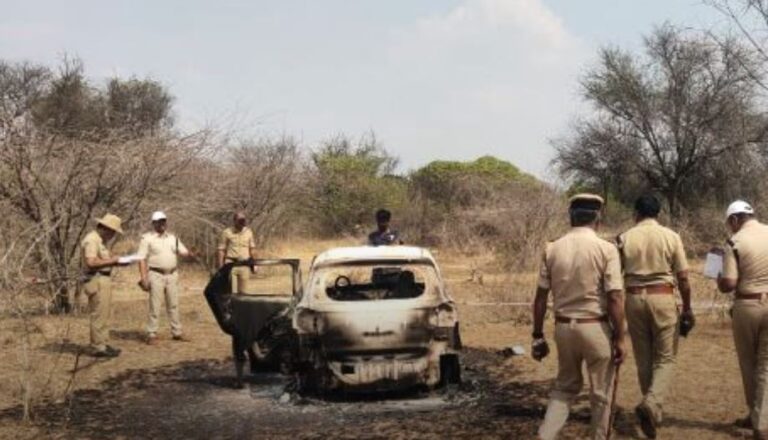 ತುಮಕೂರು: ಕಾರಿನಲ್ಲಿ ಬೆಳ್ತಂಗಡಿ ಮೂಲದ ಮೂವರ ಮೃತದೇಹ ಸುಟ್ಟ ಸ್ಥಿತಿಯಲ್ಲಿ ಪತ್ತೆ: ತನಿಖೆ ಚುರುಕು