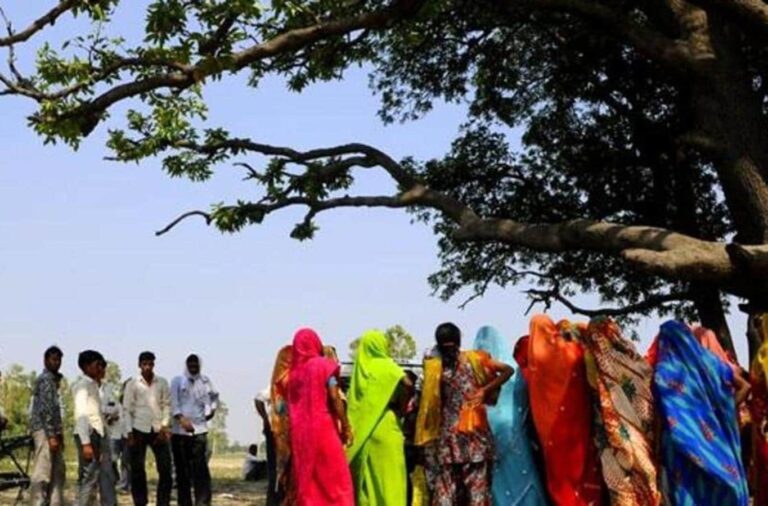 ಉತ್ತರ ಪ್ರದೇಶ: ಮರಕ್ಕೆ ನೇಣು ಬಿಗಿದ ಸ್ಥಿತಿಯಲ್ಲಿ ಇಬ್ಬರು ಬಾಲಕಿಯರ ಮೃತದೇಹ ಪತ್ತೆ; ಸಾಮೂಹಿಕ ಅತ್ಯಾಚಾರ ಆರೋಪ