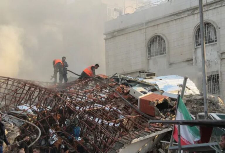 ಇಸ್ರೇಲ್‌ನಿಂದ ವೈಮಾನಿಕ ದಾಳಿ: ಇರಾನ್‌ನ ಇಬ್ಬರು ಉನ್ನತ ಕಮಾಂಡರ್‌ಗಳು ಸೇರಿ 7 ಜನರ ಹತ್ಯೆ