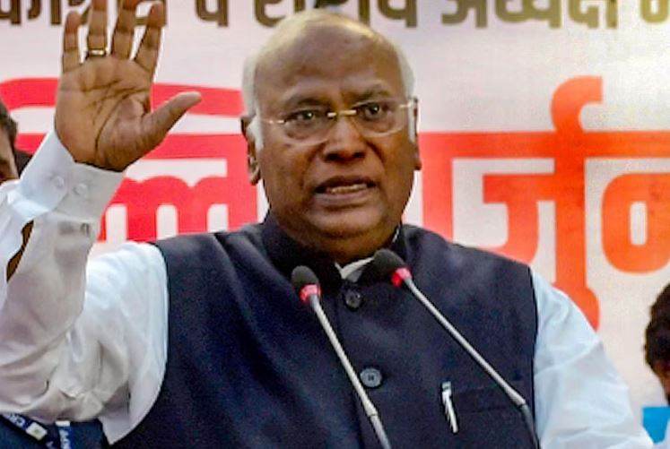 ನಿರುದ್ಯೋಗ ಯುವಜನರ ಅತಿ ದೊಡ್ಡ ಸಮಸ್ಯೆ, INDIA ಮೈತ್ರಿಕೂಟ ಅಧಿಕಾರಕ್ಕೆ ಬಂದರೆ ಉದ್ಯೋಗ ಕ್ರಾಂತಿ:  ಮಲ್ಲಿಕಾರ್ಜುನ ಖರ್ಗೆ