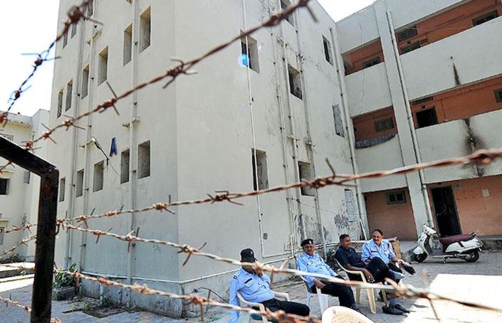 ಗುಜರಾತ್‌: ನಮಾಝ್‌ ಮಾಡುತ್ತಿದ್ದಾಗ ವಿದೇಶಿ ವಿದ್ಯಾರ್ಥಿಗಳ ಮೇಲೆ ದಾಳಿ ಪ್ರಕರಣ: ಹಾಸ್ಟೆಲ್‌ ಬಿಟ್ಟು ತೆರಳುವಂತೆ ಸಂತ್ರಸ್ತರಿಗೆ ಸೂಚನೆ