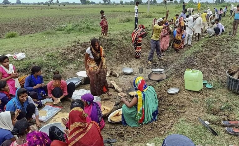 16 ಲಕ್ಷಕ್ಕೂ ಹೆಚ್ಚು ಕಾರ್ಮಿಕರನ್ನು ‘ಮನರೇಗಾ’ ಪಟ್ಟಿಯಿಂದ ಕೈಬಿಟ್ಟ ಕೇಂದ್ರ ಸರ್ಕಾರ: ವರದಿ