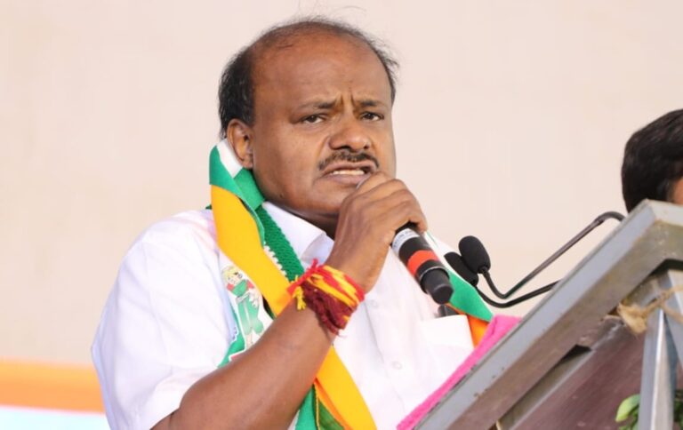 ಗ್ಯಾರಂಟಿ ಯೋಜನೆಗಳಿಂದ ಹಳ್ಳಿಯ ಹೆಣ್ಮಕ್ಕಳು ದಾರಿ ತಪ್ಪಿದ್ದಾರೆ: ಕುಮಾರಸ್ವಾಮಿ ವಿವಾದಾತ್ಮಕ ಹೇಳಿಕೆ