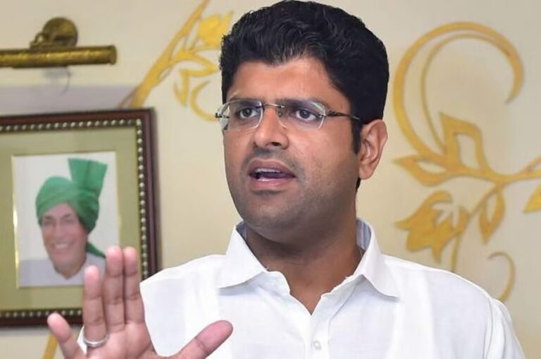 ಹರಿಯಾಣ ರಾಜಕೀಯ ಬಿಕ್ಕಟ್ಟು: ವಿಶ್ವಾಸಮತ ಯಾಚನೆಗೆ ಆಗ್ರಹಿಸಿ ರಾಜ್ಯಪಾಲರಿಗೆ ಪತ್ರ ಬರೆದ ಜೆಜೆಪಿಯ ಚೌಟಾಲಾ