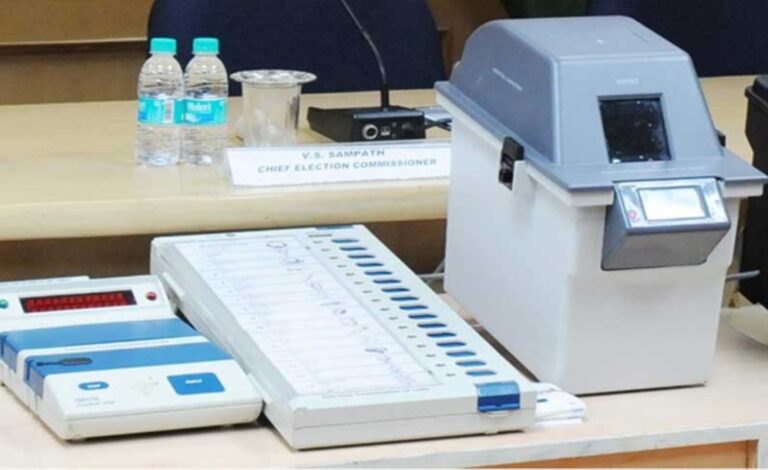 ಇವಿಎಂ ಅನ್‌ಲಾಕ್‌ ಮಾಡಲು ಮೊಬೈಲ್ ಬಳಸಿದ ಶಿವಸೇನೆ ಸಂಸದನ ಸಂಬಂಧಿ?