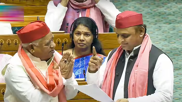 ಅಯೋಧ್ಯೆ ಲೋಕಸಭೆ ಗೆಲುವು; ‘ಶಾಯರಿ’ ಮೂಲಕ ಆದಿತ್ಯನಾಥ್ ಕಾಲೆಳೆದ ಅಖಿಲೇಶ್ ಯಾದವ್