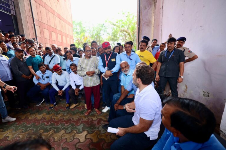 ರೈಲ್ವೆ ಲೋಕೋ ಪೈಲಟ್‌ಗಳನ್ನು ಭೇಟಿಯಾಗಿ ಸಮಸ್ಯೆ ಆಲಿಸಿದ ರಾಹುಲ್ ಗಾಂಧಿ