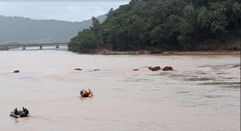 ಶಿರೂರು ಭೂಕುಸಿತ: ಟ್ರಕ್ ಇರುವ ಸ್ಥಳ ಪತ್ತೆಹಚ್ಚಿದ ರಕ್ಷಣಾ ಪಡೆ; ತೀವ್ರಗೊಂಡ ಕಾರ್ಯಾಚರಣೆ