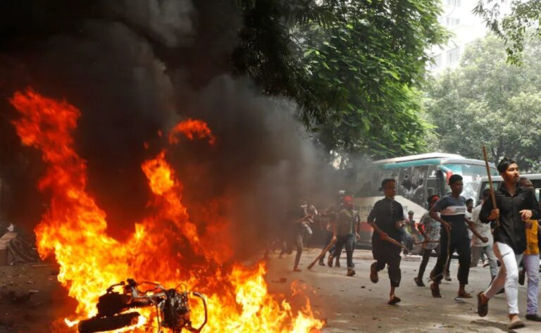 ಬಾಂಗ್ಲಾದಲ್ಲಿ ಹಿಂಸೆಗೆ ತಿರುಗಿದ ‘ಅಸಹಕಾರ ಚಳವಳಿ’ : 98 ಮಂದಿ ಸಾವು