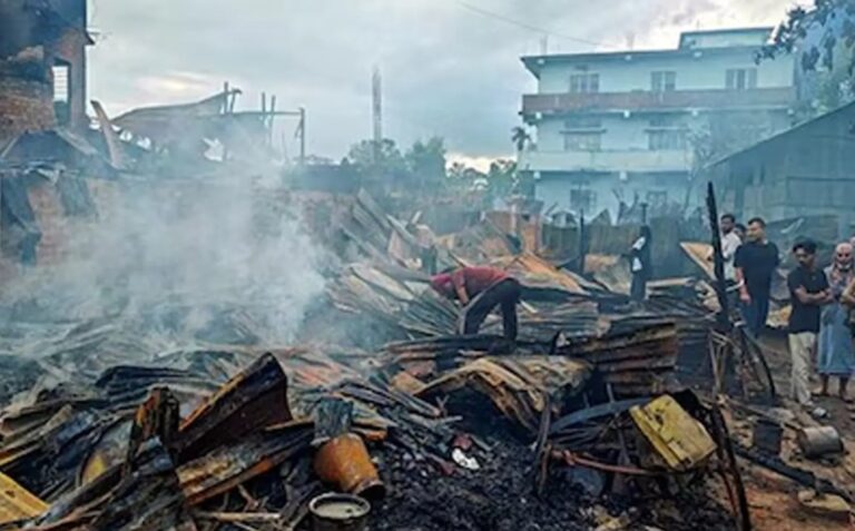 ಮಣಿಪುರ | ಹಿಂಸಾಚಾರಕ್ಕೆ ಮತ್ತೆ 6 ಮಂದಿ ಬಲಿ : ತುರ್ತು ಸಭೆ ನಡೆಸಿದ ಸಿಎಂ