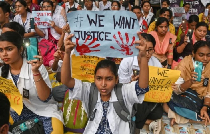 ಕೋಲ್ಕತ್ತಾ ಅತ್ಯಾಚಾರ, ಕೊಲೆ ಪ್ರಕರಣ : ಪ್ರತಿಭಟನಾ ನಿರತ ವೈದ್ಯರು ನಾಳೆ ಸಂಜೆಯೊಳಗೆ ಕೆಲಸಕ್ಕೆ ಮರಳುವಂತೆ ಸುಪ್ರೀಂ ತಾಕೀತು