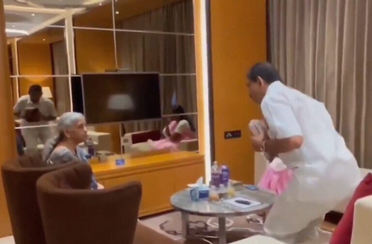 ಜಿಎಸ್‌ಟಿ ಕುರಿತ ಟೀಕೆಗೆ ವಿತ್ತ ಸಚಿವೆ ನಿರ್ಮಲಾ ಸೀತಾರಾಮನ್ ಕ್ಷಮೆ ಕೋರಿದ ಹೋಟೆಲ್ ಮಾಲೀಕ : ವಿಡಿಯೋ ವೈರಲ್