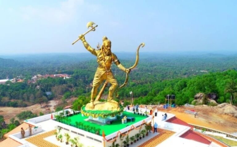 ಪರಶುರಾಮ ಪ್ರತಿಮೆ | ಕಂಚಿಗೆ ಬದಲಾಗಿ ಹಿತ್ತಾಳೆ, ತಾಮ್ರ ಬಳಕೆ : ಜನರ ಹಣ ಲೂಟಿ ಹೊಡೆಯಲಾಗಿದೆ ಎಂದ ಹೈಕೋರ್ಟ್‌