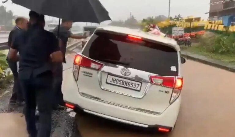 ವಿಡಿಯೊ,ಹೆದ್ದಾರಿ, ಗುಂಡಿ, ಕೇಂದ್ರ ಸಚಿವ, ಶಿವರಾಜ್ ಸಿಂಗ್ ಚೌಹಾಣ್, ಕಾರು, Video,Highway, Gundi, Union Minister, Shivraj Singh Chouhan, Car,