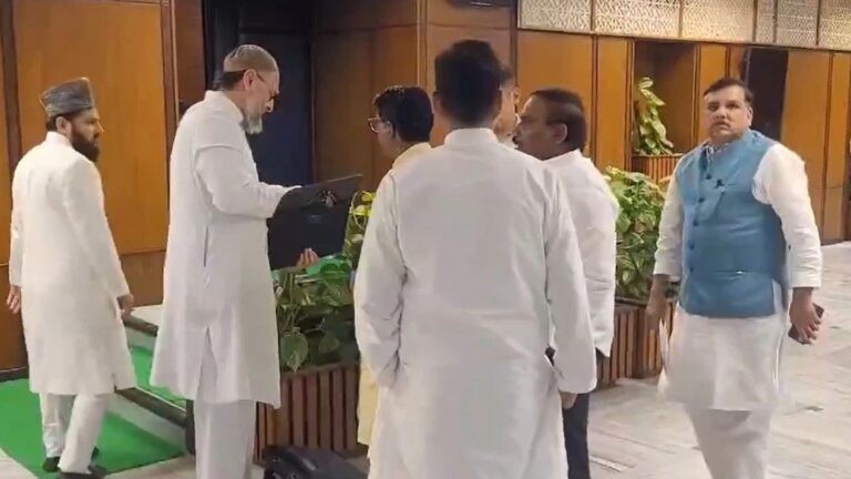 ದೆಹಲಿ ವಕ್ಫ್ ಮಂಡಳಿ ಪ್ರಸ್ತಾಪಕ್ಕೆ ವಿರೋಧ; ಜೆಪಿಸಿ ಸಭೆ ಬಹಿಷ್ಕರಿಸಿದ ವಿರೋಧ ಪಕ್ಷದ ಸಂಸದರು