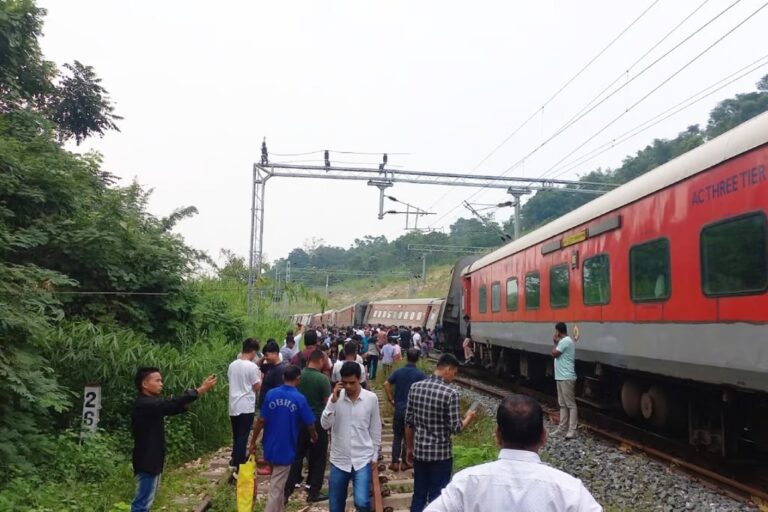ಅಸ್ಸಾಂ, ಹಳಿ ತಪ್ಪು, ಲೋಕಮಾನ್ಯ ತಿಲಕ್ ಎಕ್ಸ್‌ಪ್ರೆಸ್‌, ಬೋಗಿಗಳು, ಪ್ರಾಣಹಾನಿ, Assam, Derailment, Lokmanya Tilak Express, Coaches, Loss of Life,
