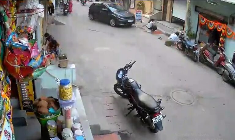 ರಂಗೋಲಿ ಹಾಕುತ್ತಿದ್ದವರ ಮೇಲೆ ಕಾರು ಚಲಾಯಿಸಿದ ಅಪ್ರಾಪ್ತ ಬಾಲಕ; ಇಬ್ಬರ ಸ್ಥಿತಿ ಗಂಭೀರ