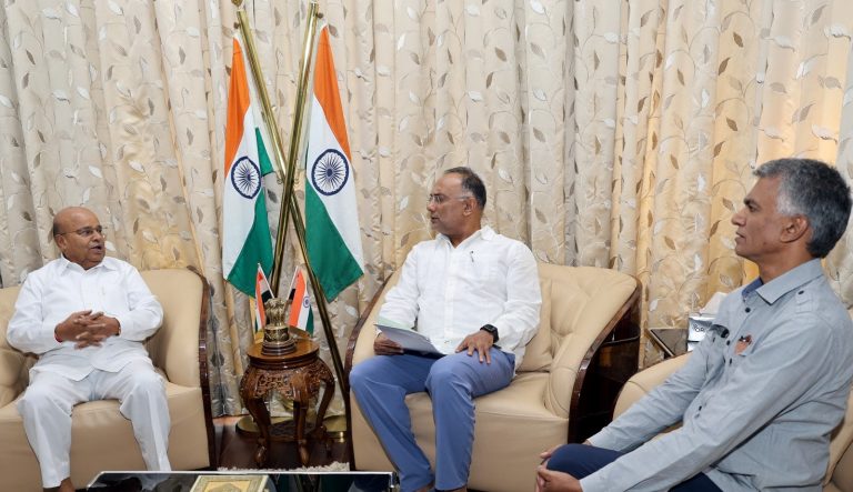 ಕೋವಿಡ್ ತನಿಖೆ ಕುರಿತು ಹೇಳಿಕೆ; ಪ್ರಲ್ಹಾದ್ ಜೋಶಿ ವಿರುದ್ಧ ಕ್ರಮಕ್ಕೆ ರಾಜ್ಯಪಾಲರಿಗೆ ದೂರು