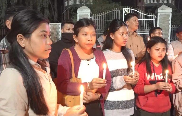 ಮಣಿಪುರ ಹಿಂಸಾಚಾರ: ಒತ್ತೆಯಾಳುಗಳನ್ನು ಸುರಕ್ಷಿತವಾಗಿ ಬಿಡುಗಡೆ ಮಾಡುವಂತೆ ಒತ್ತಾಯಿಸಿ ಮೈತೇಯಿಗಳಿಂದ ಮೌನ ಪ್ರತಿಭಟನೆ