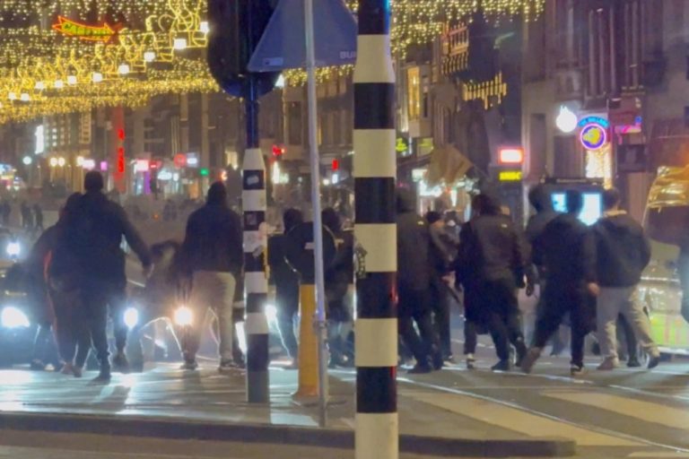 ನೆದರ್ಲ್ಯಾಂಡ್‌ನಲ್ಲಿ ಮುಂದುವರಿದ ಇಸ್ರೇಲ್ ವಿರೋಧಿ ಹಿಂಸಾಚಾರ : ವಾಹನಗಳಿಗೆ ಬೆಂಕಿ, ಪೊಲೀಸರೊಂದಿಗೆ ಸಂಘರ್ಷ