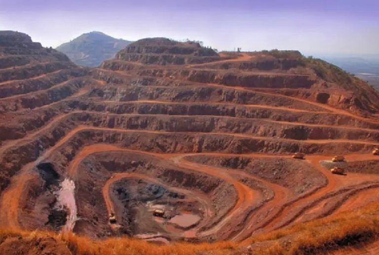 ಗಣಿ ಅಕ್ರಮ : 10 ಕಂಪನಿಗಳ ವಿರುದ್ದ ಎಸ್‌ಐಟಿ ತನಿಖೆ, ಸಂಪುಟ ಸಭೆಯಲ್ಲಿ ತೀರ್ಮಾನ