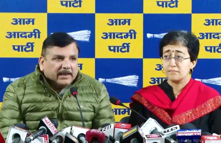 ಎಎಪಿ ಭವಿಷ್ಯ ಹಾಳುಮಾಡಲು ಕಾಂಗ್ರೆಸ್ ಬಿಜೆಪಿಯೊಂದಿಗೆ ಕೈಜೋಡಿಸಿದೆ: ಸಂಜಯ್ ಸಿಂಗ್ ಆರೋಪ