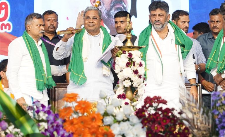 ಕಾಂಗ್ರೆಸ್ ‘ಜನಕಲ್ಯಾಣ ಸಮಾವೇಶ’ಕ್ಕೆ ಹರಿದುಬಂದ ಜನಸಾಗರ; ದೇವೇಗೌಡರ ತವರಿನಲ್ಲಿ ‘ಕೈ’ ನಾಯಕರ ಶಕ್ತಿ ಪ್ರದರ್ಶನ