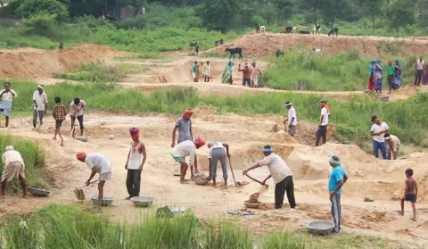 ‘ಮನರೇಗಾ ಪಾವತಿಗಳಿಗೆ ಆಧಾರ್ ಜೋಡಣೆ ಕಡ್ಡಾಯಗೊಳಿಸಬಾರದು..’; ಸಂಸದೀಯ ಸಮಿತಿಯು ಶಿಫಾರಸು