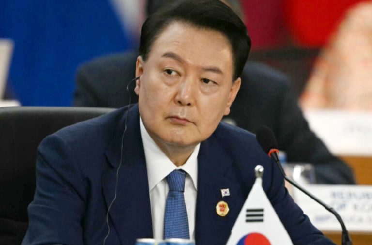 ಜನಾಕ್ರೋಶಕ್ಕೆ ಮಣಿದ ದಕ್ಷಿಣ ಕೊರಿಯಾ ಅಧ್ಯಕ್ಷ : ‘ತುರ್ತು ಮಿಲಿಟರಿ ಆಡಳಿತ’ ವಾಪಸ್