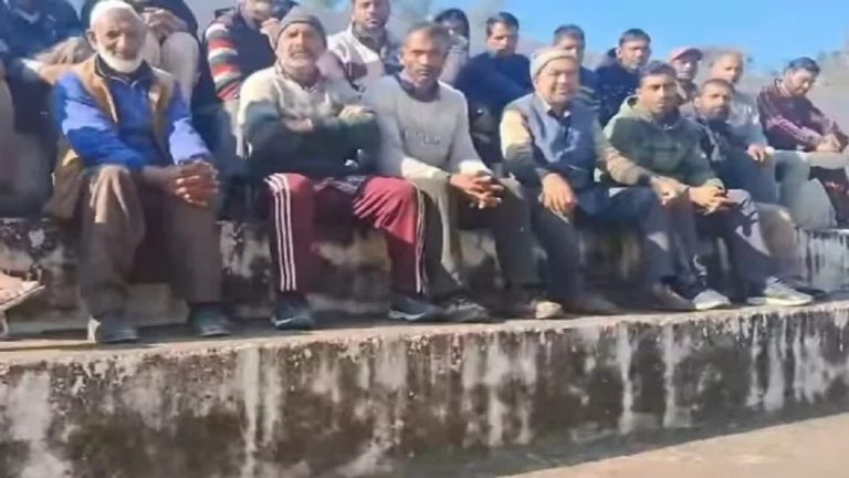 ಹಿಮಾಚಲ ಪ್ರದೇಶ: ಕಾಶ್ಮೀರಿ ಶಾಲು ಮಾರಾಟಗಾರರಿಗೆ ಹಿಂದುತ್ವ ಗುಂಪುಗಳಿಂದ ಬೆದರಿಕೆ: ಸಿಎಂ ಮಧ್ಯಪ್ರವೇಶಕ್ಕೆ ಮುಫ್ತಿ ಕರೆ