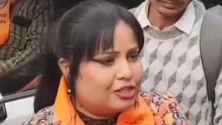 ಈಶ್ವರ ಅಲ್ಲಾ ತೇರೋ ನಾಮ್ ವಿವಾದ: ಈ ಭಜನೆ ಹಾಡುವುದನ್ನು ಮುಂದುವರಿಸುತ್ತೇನೆ; ಜನಪದ ಗಾಯಕಿ ದೇವಿ