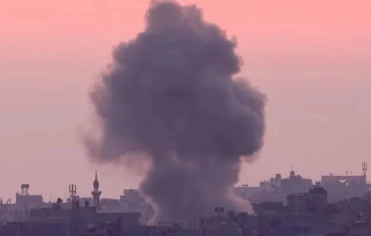 ಗಾಝಾದಲ್ಲಿ ಮುಂದುವರಿದ ಇಸ್ರೇಲ್ ನರಮೇಧ : ಹೊಸ ವರ್ಷದಂದು ಮಕ್ಕಳು ಸೇರಿದಂತೆ 17 ಜನರ ಹತ್ಯೆ