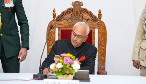 ಜನಾಂಗೀಯ ಗಲಭೆ, ಪೀಡಿತ, ಮಣಿಪುರ, ನೂತನ ರಾಜ್ಯಪಾಲ, ಅಧಿಕಾರ ಸ್ವೀಕಾರ, Caste riots, affected, Manipur, new governor, takes office,