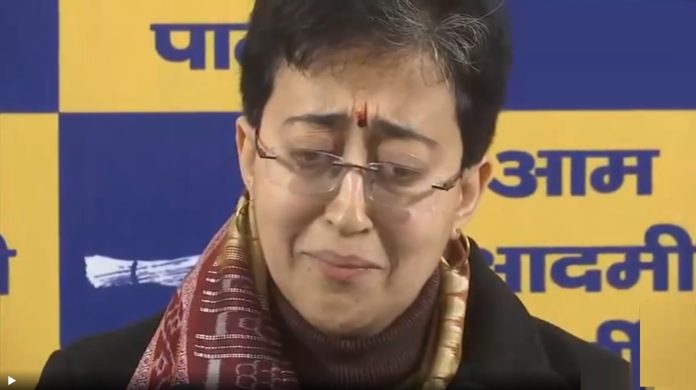 ತಂದೆ ವಿರುದ್ಧ, ಬಿಜೆಪಿ ನಾಯಕ, ಪತ್ರಿಕಾಗೋಷ್ಠಿ, ಕಣ್ಣೀರು, ದಿಲ್ಲಿ ಸಿಎಂ ಅತಿಶಿ, Against father, BJP leader, press conference, tears, Delhi CM Atishi,