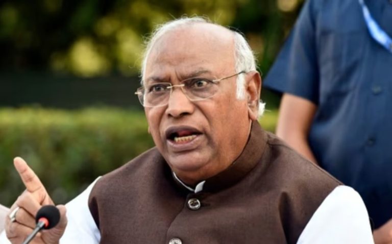 ‘ಬಾಯಿ ಮುಚ್ಚಿಕೊಂಡು ಕೆಲಸ ಮಾಡಿ’ : ರಾಜ್ಯ ಕಾಂಗ್ರೆಸ್ ನಾಯಕರಿಗೆ ಮಲ್ಲಿಕಾರ್ಜುನ ಖರ್ಗೆ ತಾಕೀತು