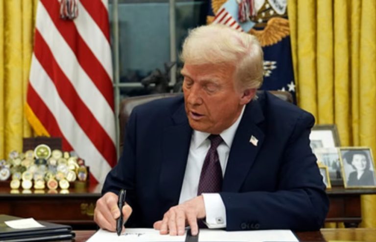 ಜನ್ಮದತ್ತ ಪೌರತ್ವ ಹಕ್ಕು ರದ್ದು | ಟ್ರಂಪ್ ಆದೇಶಕ್ಕೆ ಅಮೆರಿಕ ಕೋರ್ಟ್ ತಡೆ