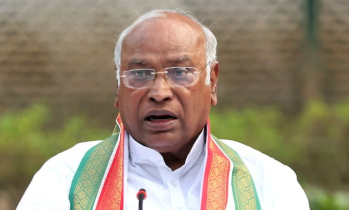 ಸರ್ವಾಧಿಕಾರಿ ಆಡಳಿತ ಸಂವಿಧಾನದ ತತ್ವ, ಸಿದ್ದಾಂತಗಳನ್ನು ಹಾಳುಗೆಡವಿದೆ : ಮಲ್ಲಿಕಾರ್ಜುನ ಖರ್ಗೆ