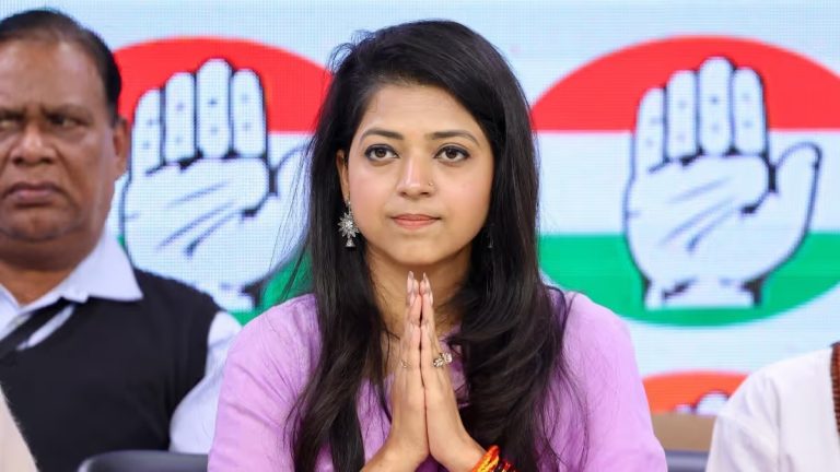 ಕುಖ್ಯಾತ ಮುಸ್ಲಿಂ ವಿರೋಧಿ ಮತ್ತು ಬಿಜೆಪಿಯ ಮಾಜಿ ವಕ್ತಾರೆ ನಿಘತ್ ಅಬ್ಬಾಸ್ ಕಾಂಗ್ರೆಸ್ ಸೇರ್ಪಡೆ