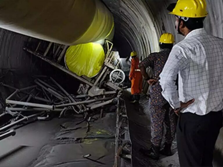 ತೆಲಂಗಾಣ ಸುರಂಗ ಕುಸಿತ; 200 ಮೀಟರ್ ಅವಶೇಷಗಳ ಹಿಂದೆ ಸಿಲುಕಿರುವ 8 ಜನರು