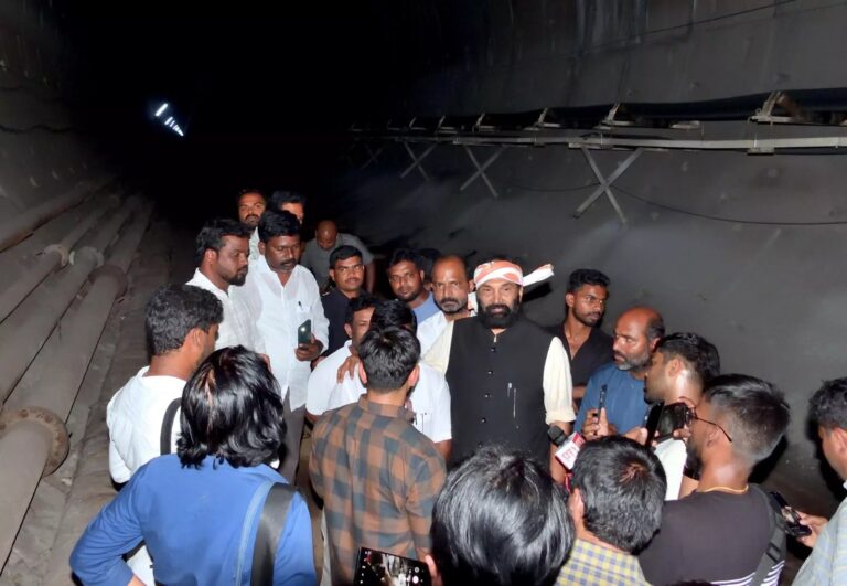 ತೆಲಂಗಾಣ ಸುರಂಗ ಕುಸಿತ: ‘ನಿರಂತರ ನೀರಿನ ಹರಿವು ರಕ್ಷಣಾ ಸಿಬ್ಬಂದಿ ಜೀವಕ್ಕೆ ಅಪಾಯ’ ಎಂದ ಸಚಿವರು