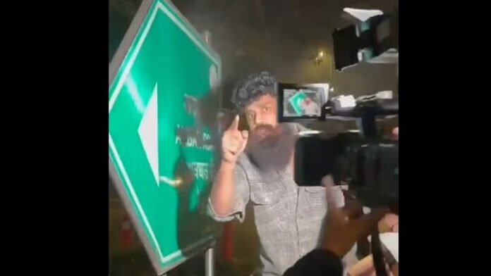 ಸಂಭಾಜಿ ಸಿನಿಮಾ ವೀಕ್ಷಿಸಿ, ಅಕ್ಬರ್, ಹುಮಾಯೂನ್, ರಸ್ತೆ, ನಾಮಫಲಕ, ಮಸಿ ಬಳಿದು, ದುಷ್ಕರ್ಮಿಗಳು, Watch the movie Sambhaji, Akbar, Humayun, road, nameplate, ink, miscreants,