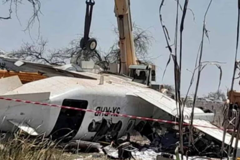 ಜನವಸತಿ ಪ್ರದೇಶದಲ್ಲಿ ಮಿಲಿಟರಿ ವಿಮಾನ ಪತನ : 46 ಜನರು ಸಾವು