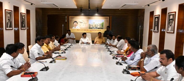 ಎನ್‌ಇಪಿ-ಕ್ಷೇತ್ರ ಪುನರ್‌ವಿಂಗಡಣೆ ನಿರ್ಣಯದ ಕುರಿತು ಸಭೆ ನಡೆಸಿದ ಡಿಎಂಕೆ ಸಂಸದರು