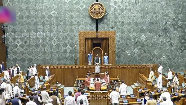 ಲೋಕಸಭೆಯಲ್ಲಿ ವಲಸೆ ಮಸೂದೆ ಅಂಗೀಕಾರ; ‘ಭಾರತ ಧರ್ಮಶಾಲೆಯಲ್ಲ’ ಎಂದ ಅಮಿತ್ ಶಾ