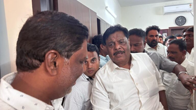 ಒಳಮೀಸಲಾತಿ ಕುರಿತು ಸದನದಲ್ಲಿ ಚರ್ಚಿಸುವಂತೆ ಒತ್ತಾಯ; ಸಮಾಜ ಕಲ್ಯಾಣ ಸಚಿವರನ್ನು ಭೇಟಿಯಾದ ಹೋರಾಟಗಾರರು